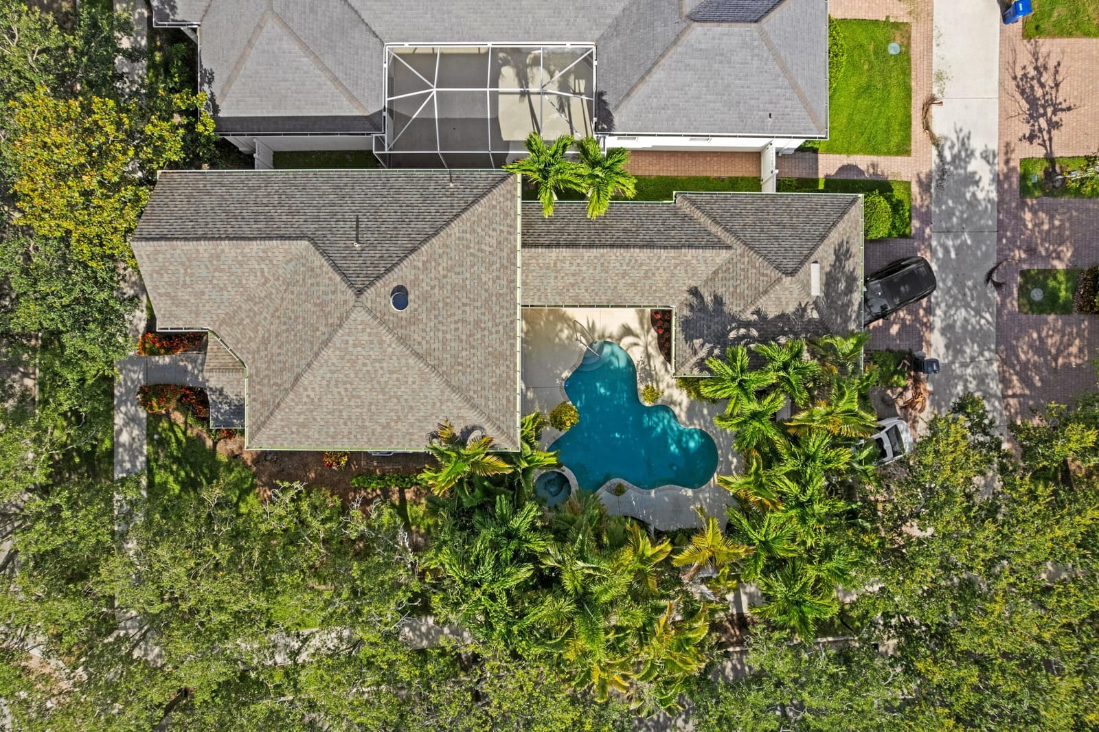 240 Honeysuckle Drive — photo 4