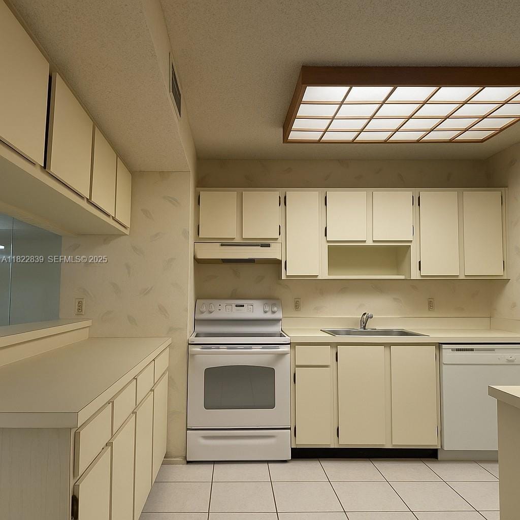 20731 NE 4th Place 103, Miami, FL 33179 photo 2