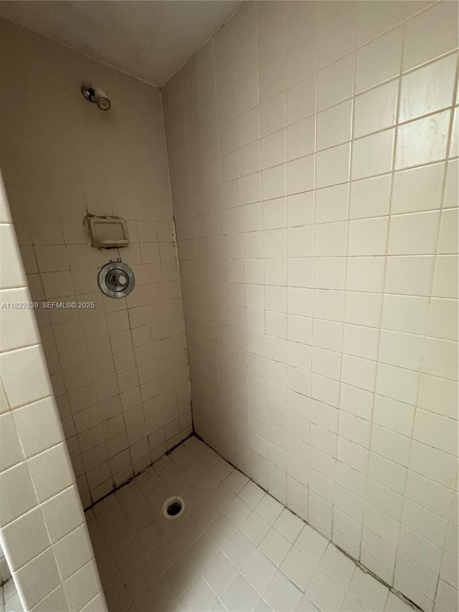 20731 NE 4th Place 103, Miami, FL 33179 photo 6