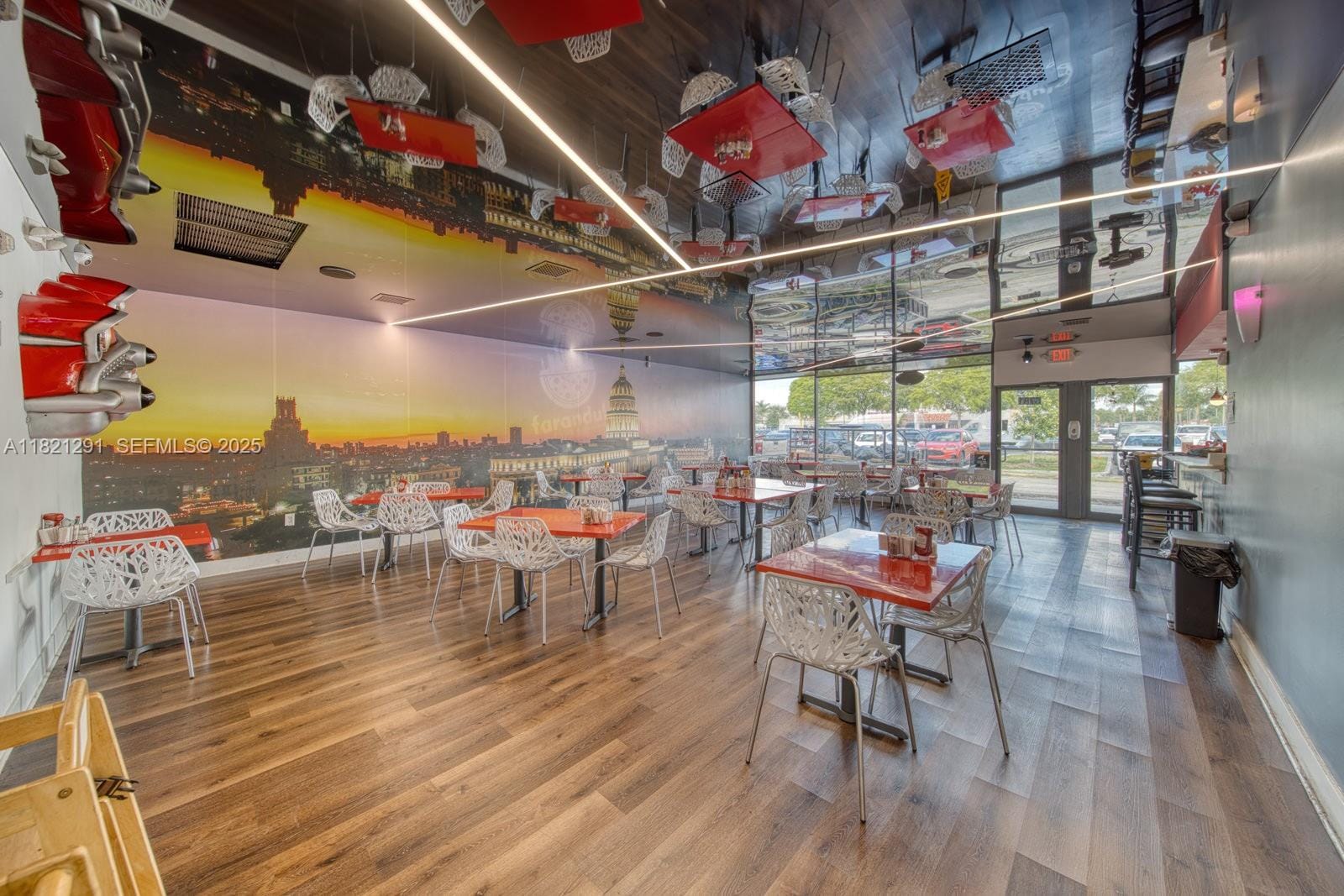 Full Service Restaurant / Pizzeria For Sale On Miller & 137th Avenue — photo 3
