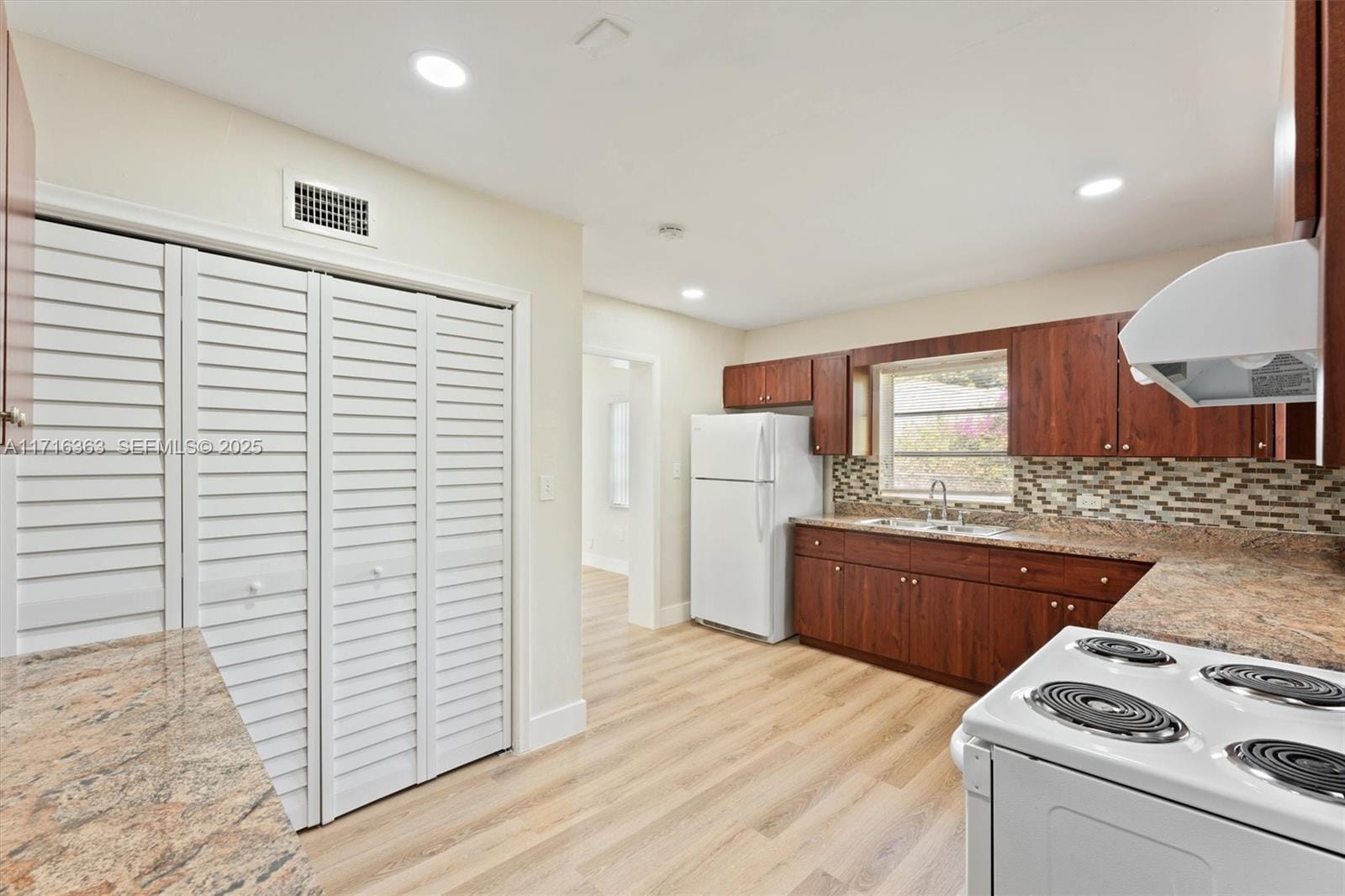 16021 NW 18th Avenue — photo 12