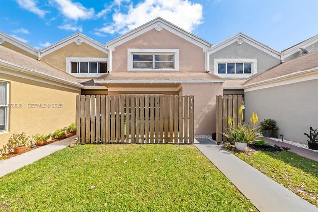 1341 NW 123rd Terrace 1341, Pembroke Pines, FL 33026