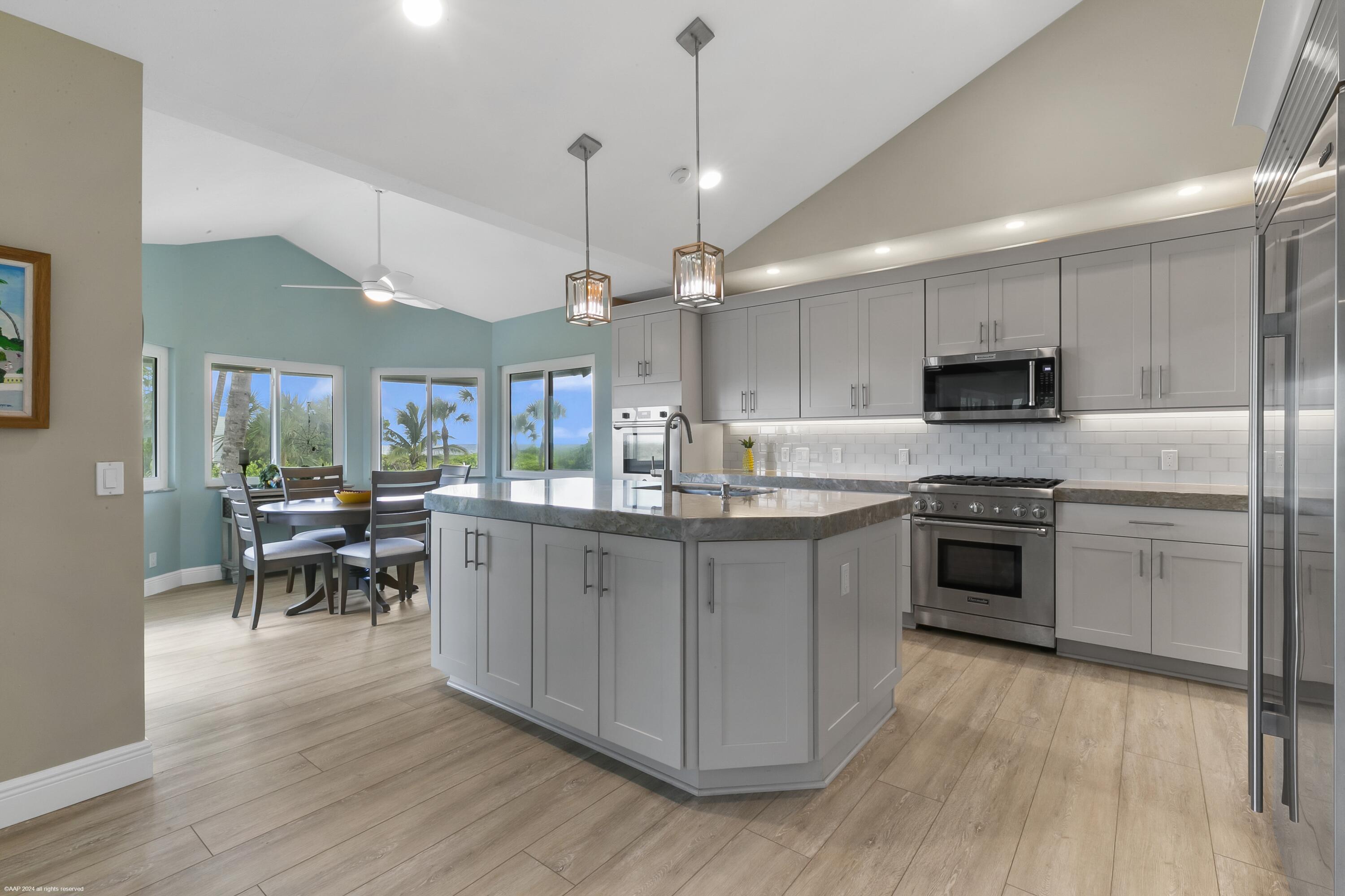 162 N Beach Road, Jupiter Island, FL 33455 photo 30