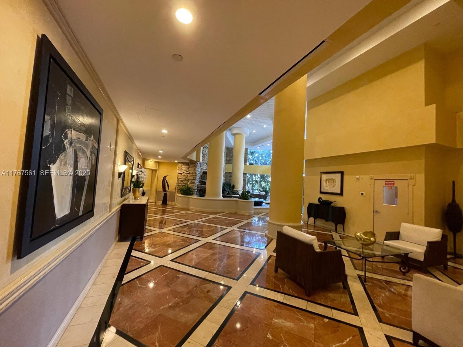 20281 E Country Club Drive 810, Aventura, FL 33180 photo 2