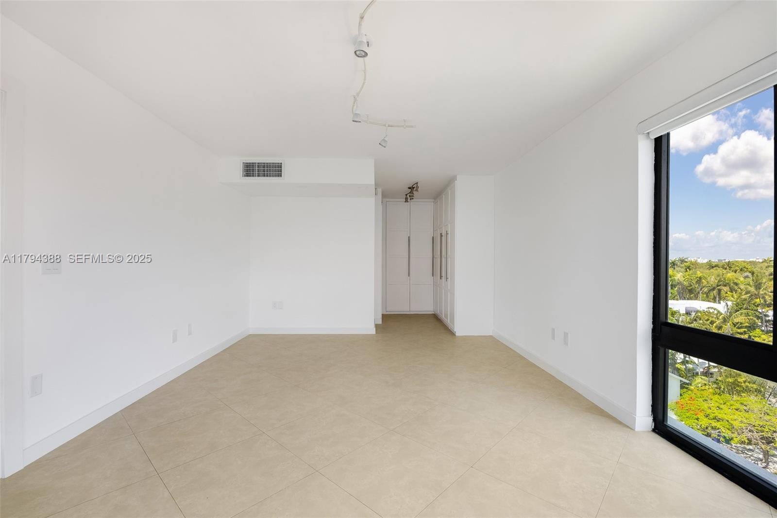 1600 S Bayshore Lane 8D — photo 11