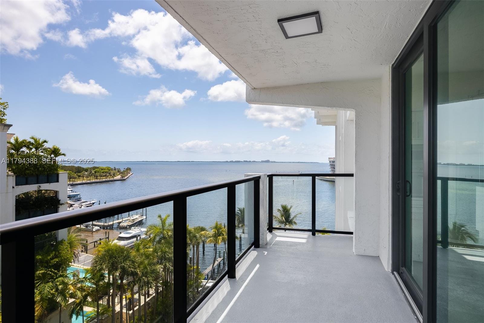 1600 S Bayshore Lane 8D — photo 4