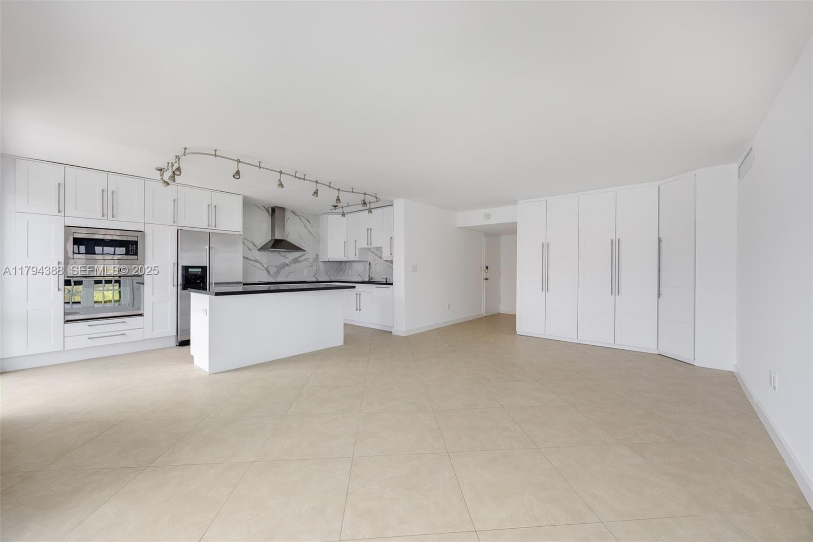1600 S Bayshore Lane 8D — photo 5