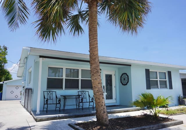 323 W Pine Street, sold in Lantana, Lantana, FL