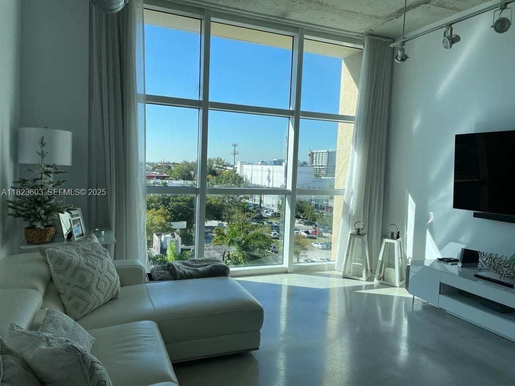 2001 Biscayne Boulevard 3608, Miami, FL 33137