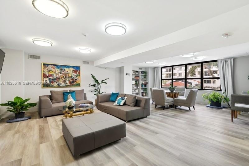 6423 Collins Avenue 1605, Miami Beach, FL 33141 photo 22