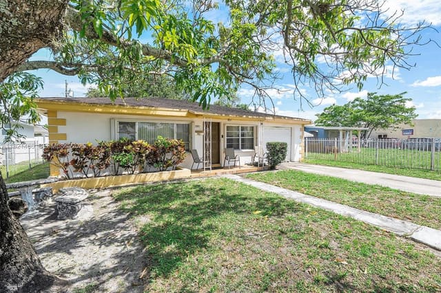 2390 Service Road, Opa-Locka, FL 33054