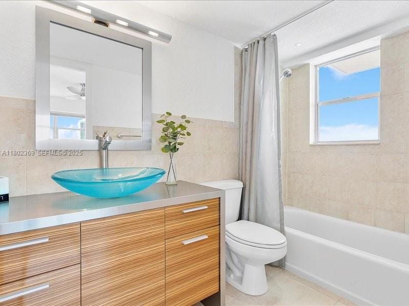 7620 Carlyle Avenue 702, Miami Beach, FL 33141 photo 12