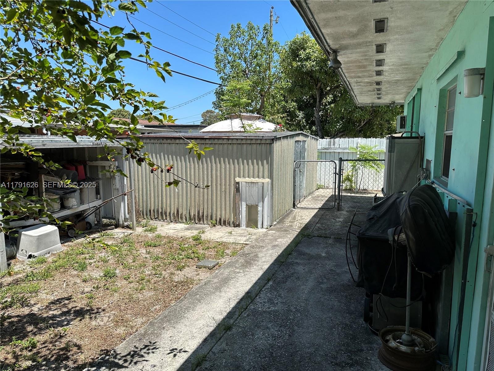911 E 39th Place, Hialeah, FL 33013 photo 27