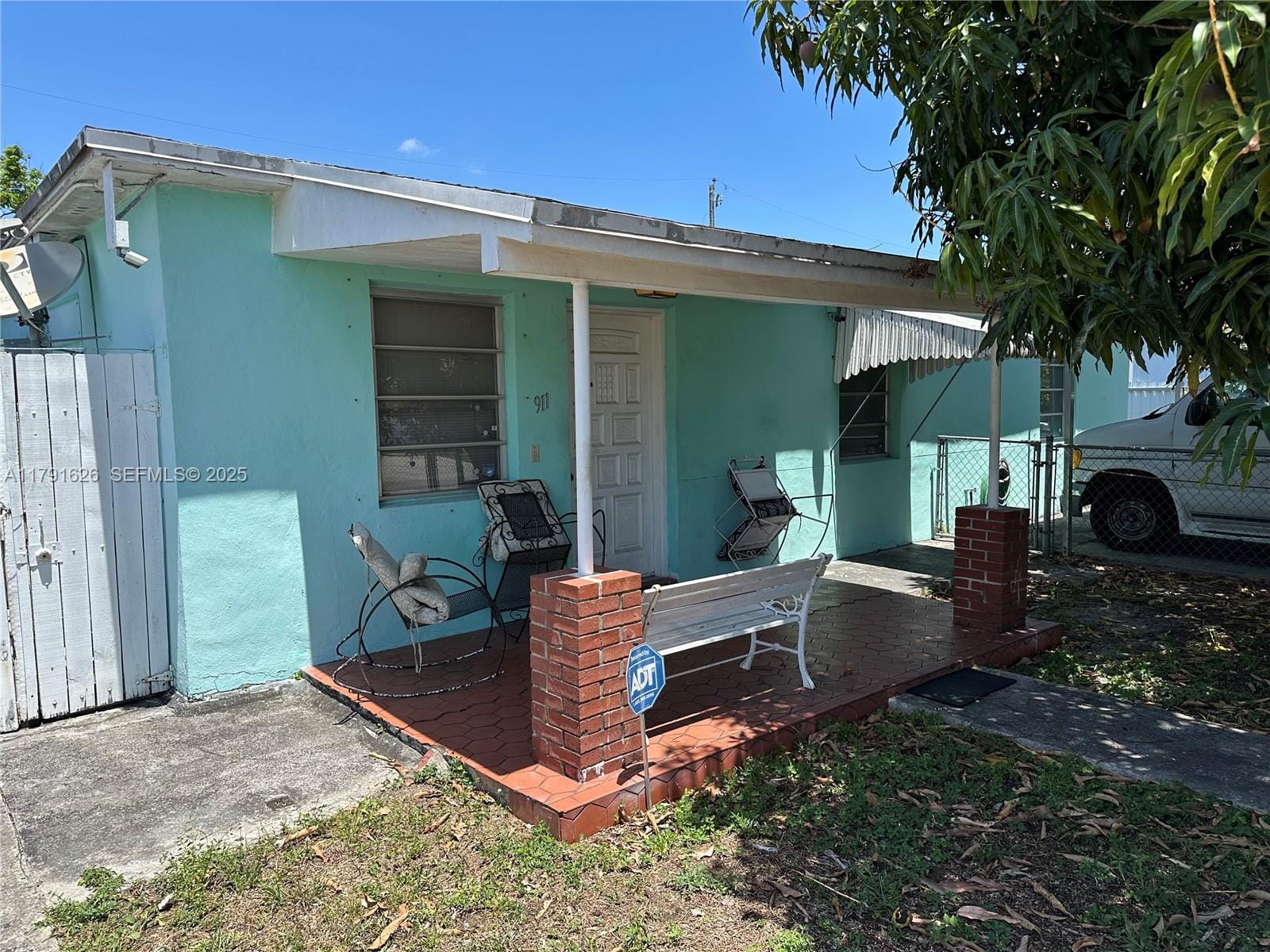 911 E 39th Place, Hialeah, FL 33013 photo 6