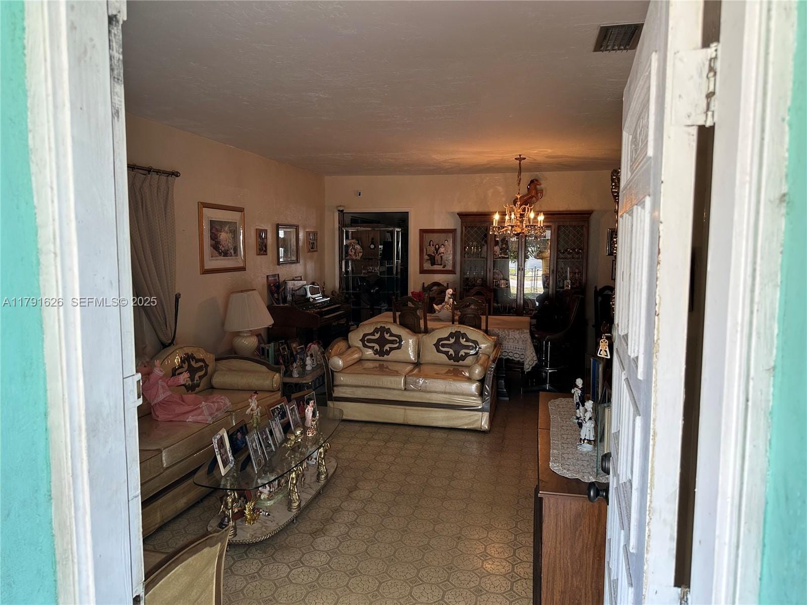 911 E 39th Place, Hialeah, FL 33013 photo 8