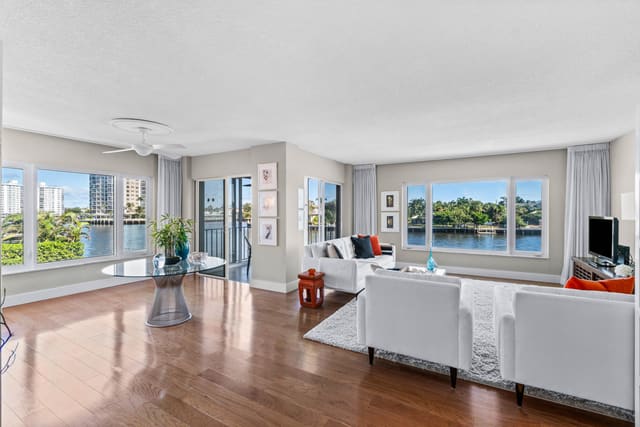 555 SE 6th Avenue 2f, Delray Beach, FL 33483