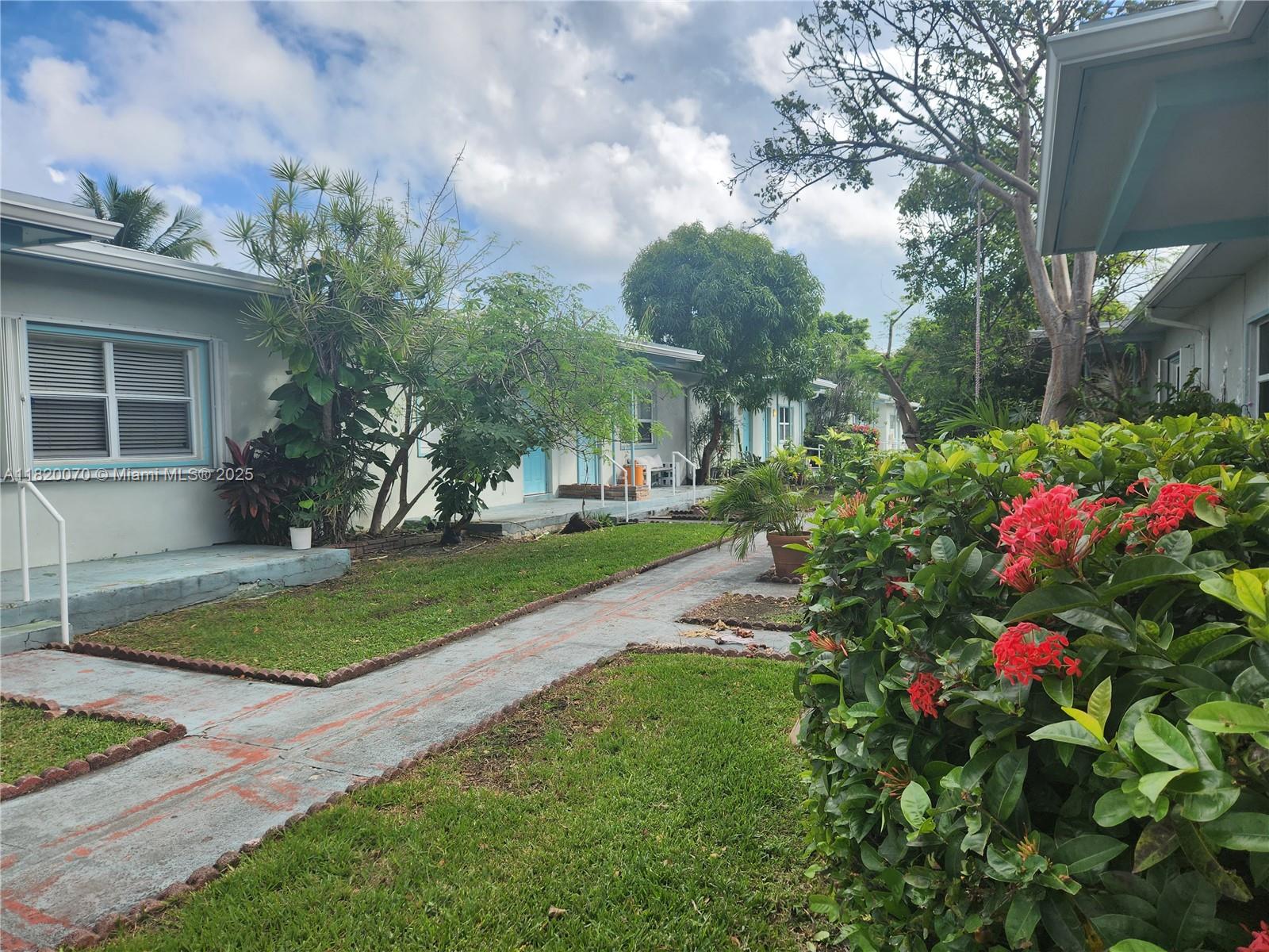 1239 Marseille Drive 4, Miami Beach, FL 33141, Miami Beach