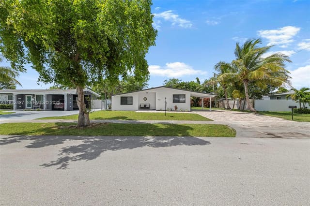 9520 Holiday Road, Cutler Bay, FL 33157