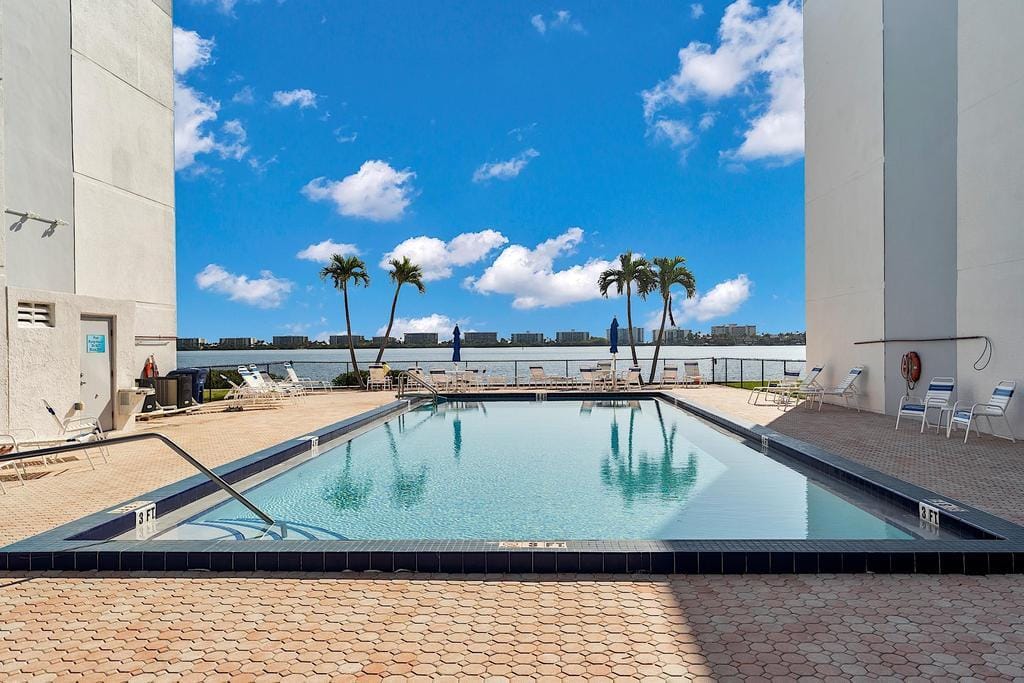 1516 S Lakeside Drive 417, Lake Worth Beach, FL 33460 photo 22