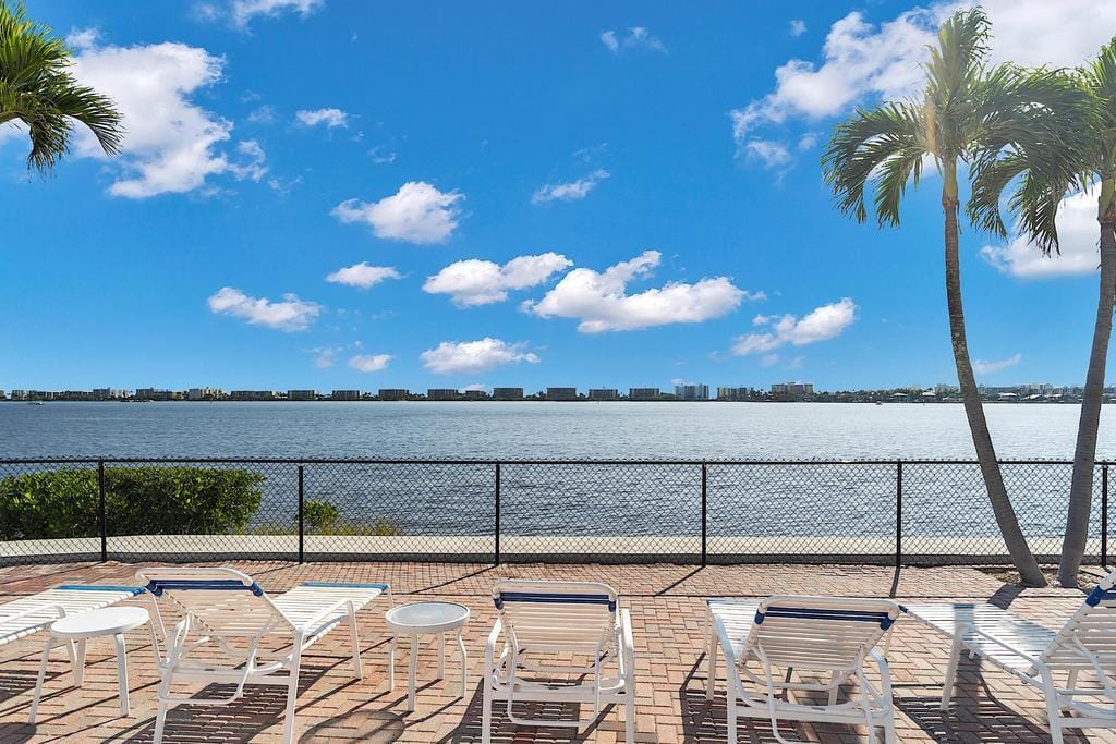 1516 S Lakeside Drive 417, Lake Worth Beach, FL 33460 photo 24