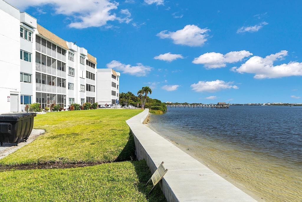 1516 S Lakeside Drive 417, Lake Worth Beach, FL 33460 photo 25