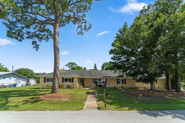1144 NW 12th Terrace, Stuart, FL 34994
