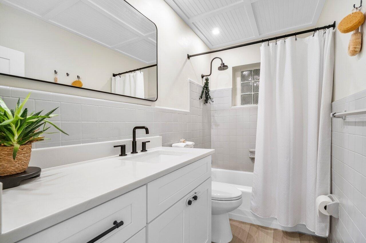 1630 N Ocean Breeze — photo 12