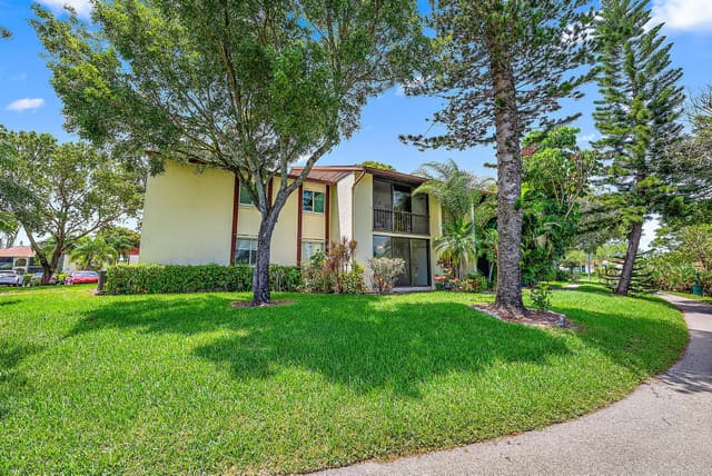4992 Sable Pine Circle C1, West Palm Beach, FL 33417