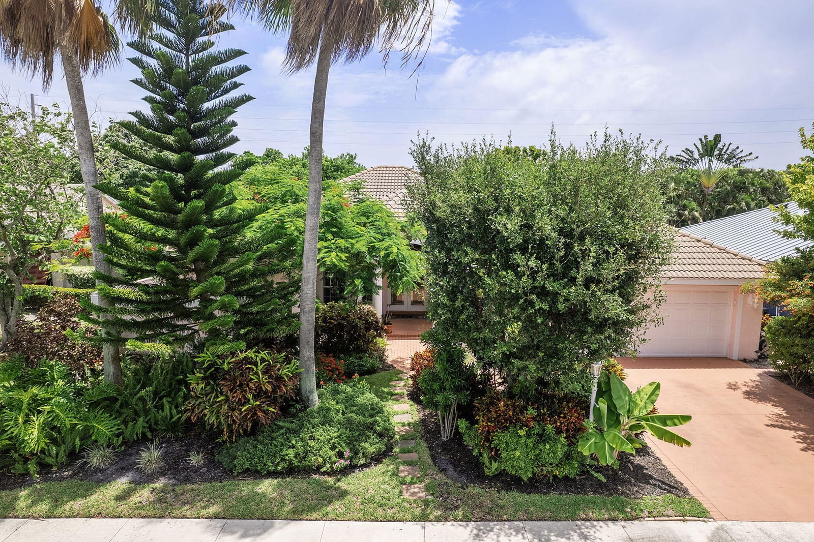 554 N Cypress Drive, Tequesta, FL 33469 photo 28