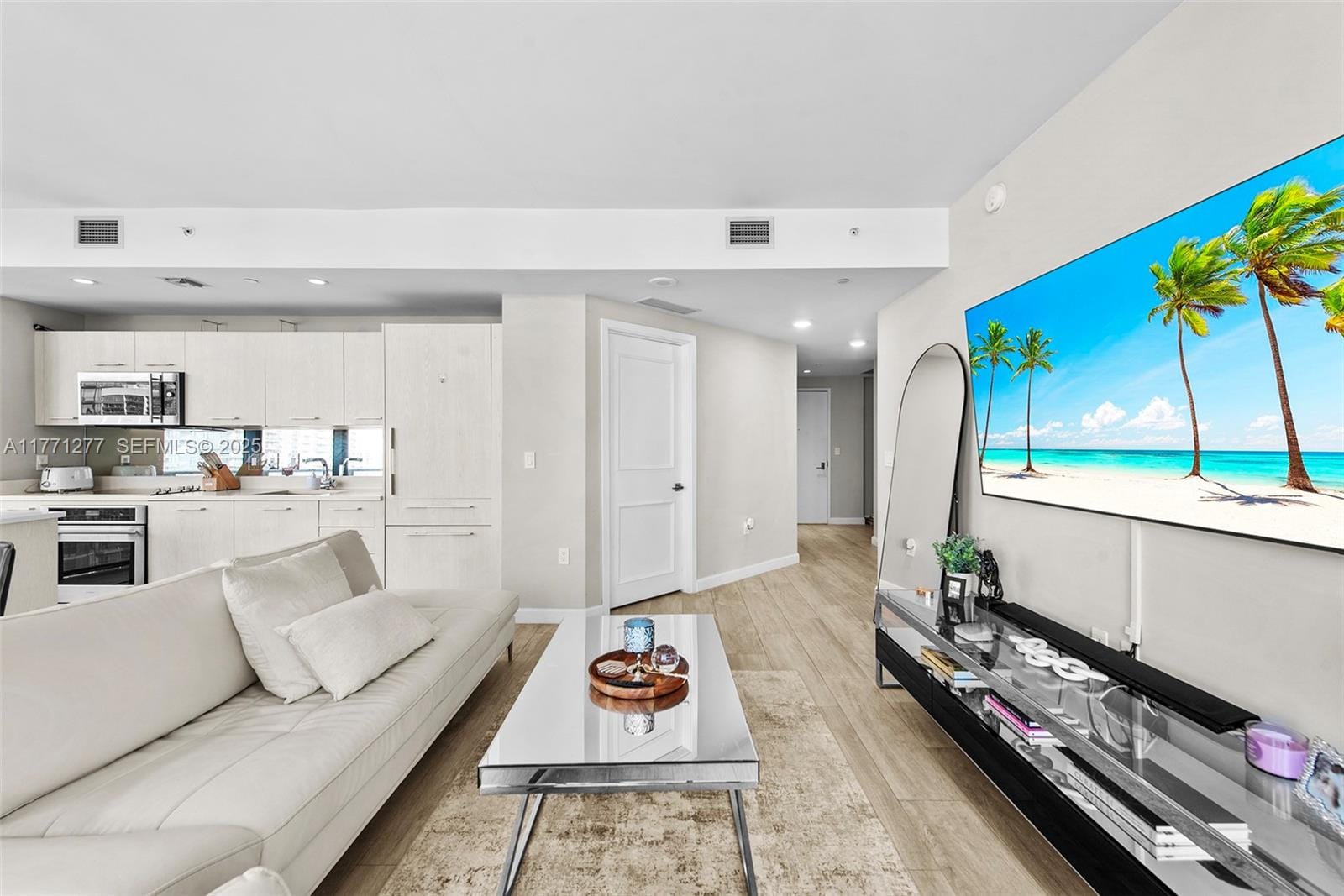 55 SW 9th Street 3601, Miami, FL 33130 photo 2