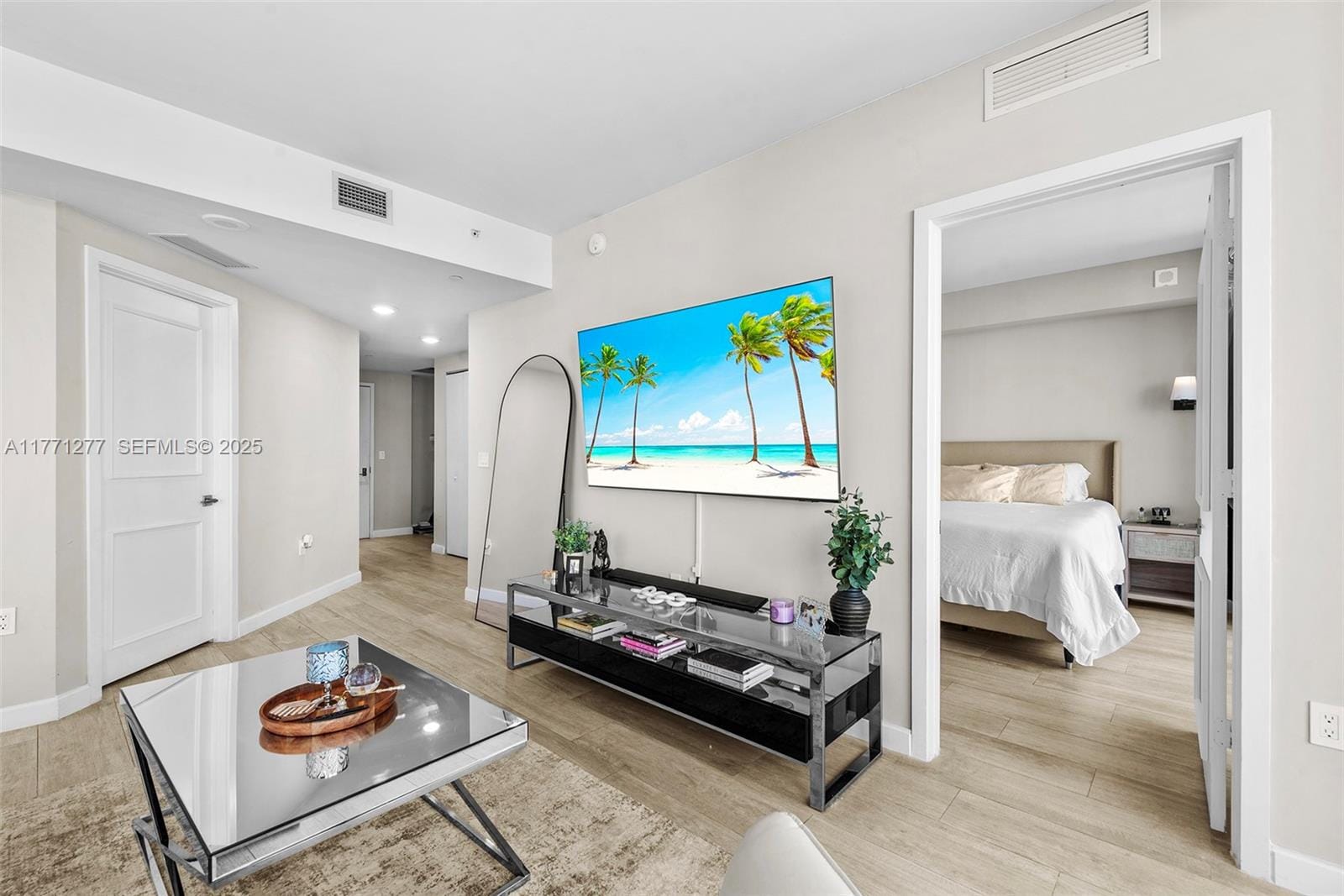 55 SW 9th Street 3601, Miami, FL 33130 photo 3