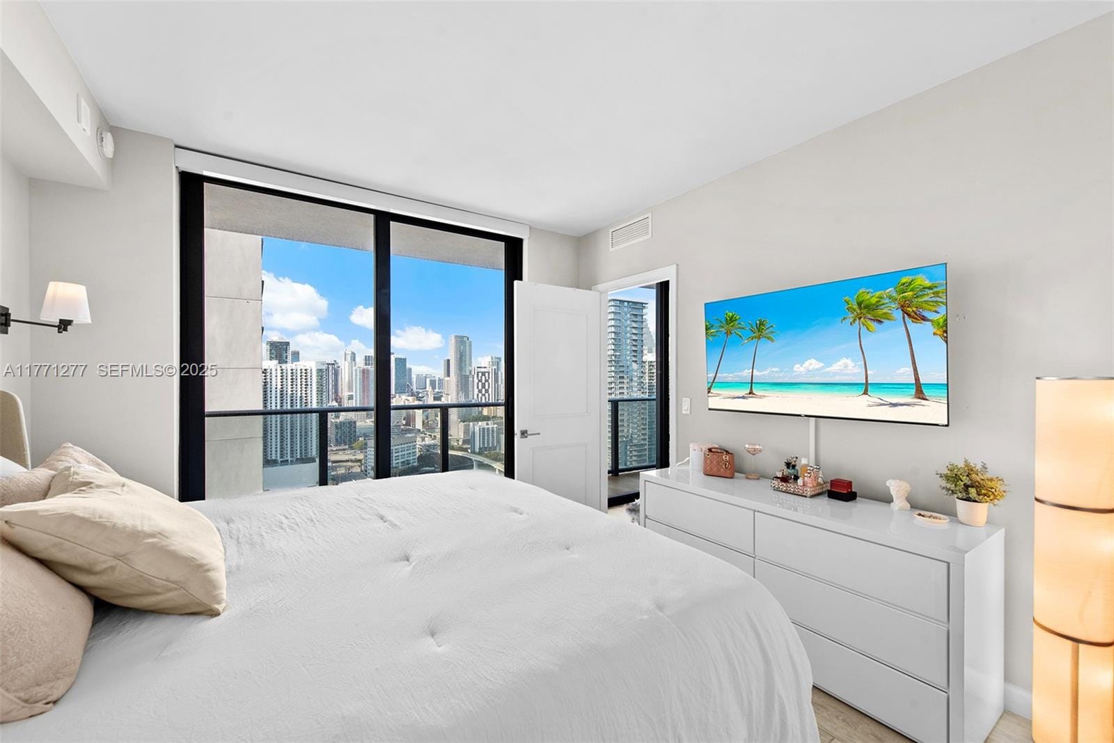 55 SW 9th Street 3601, Miami, FL 33130 photo 25