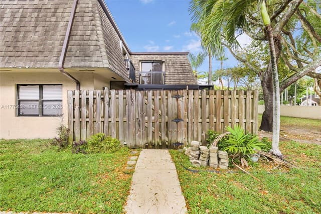 14285 SW 94th Cir Lane 104-25, sold in Camelot Three Condo, Miami, FL