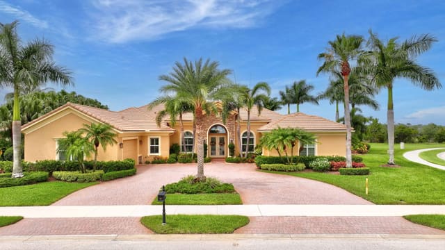 6973 SE Pierre Circle, Stuart, FL 34997