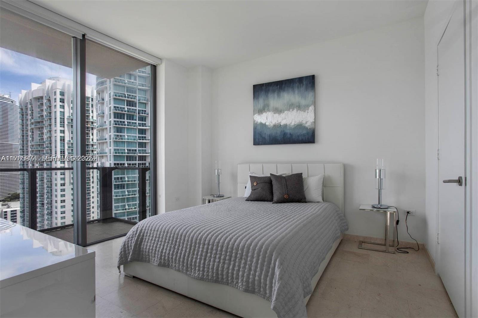 68 SE 6th Street 2412, Miami, FL 33131 photo 12