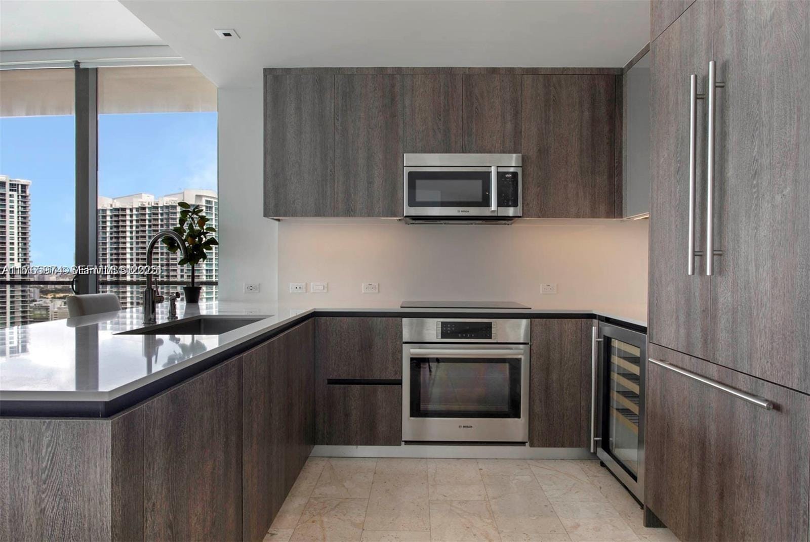 68 SE 6th Street 2412, Miami, FL 33131 photo 3