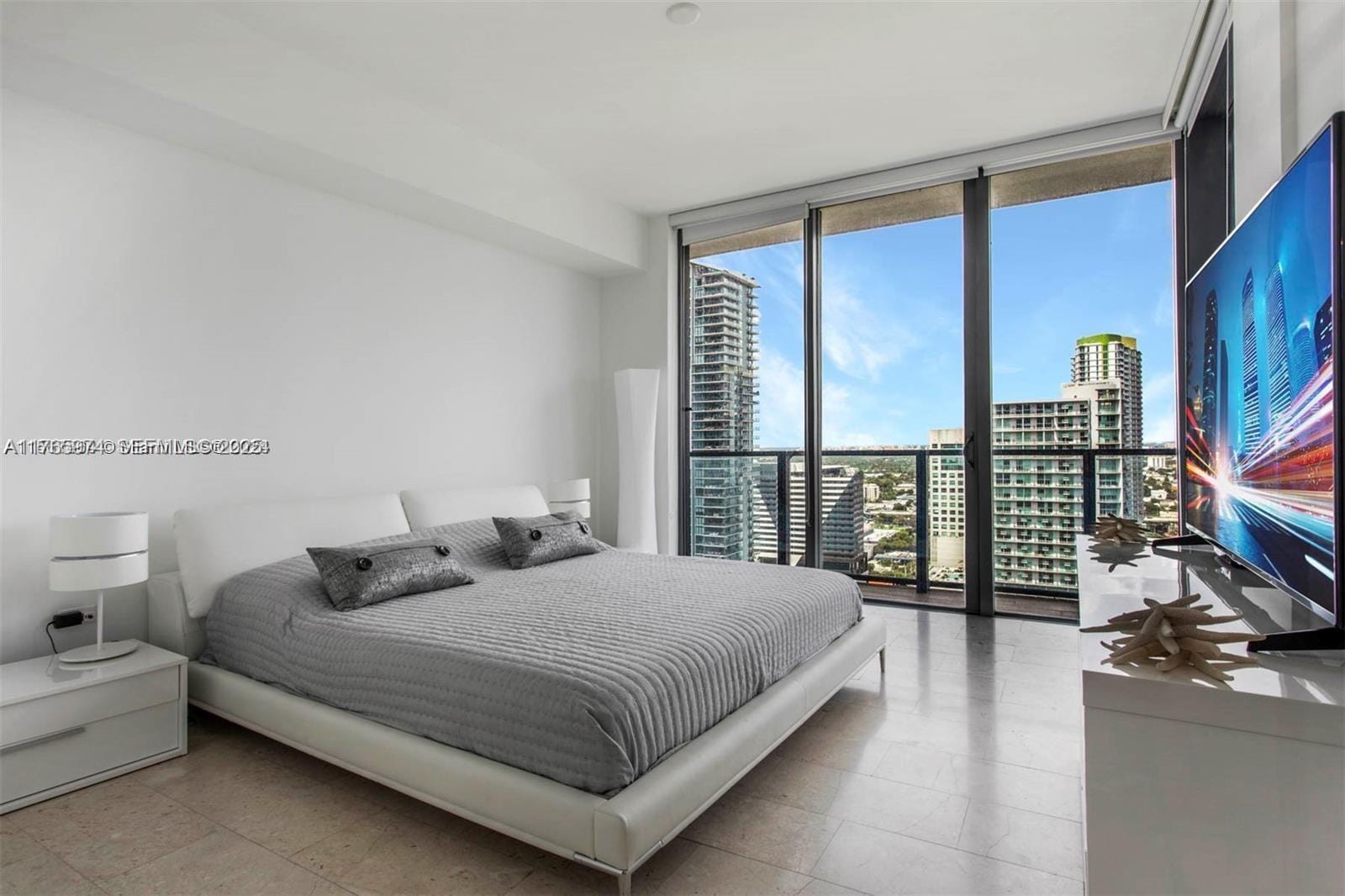 68 SE 6th Street 2412, Miami, FL 33131 photo 8