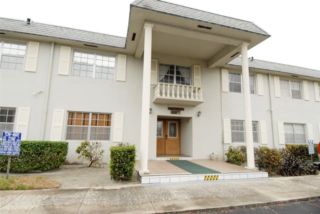 1520 Mckinley Street 113-E, sold in Mayfair, Coral Springs, FL