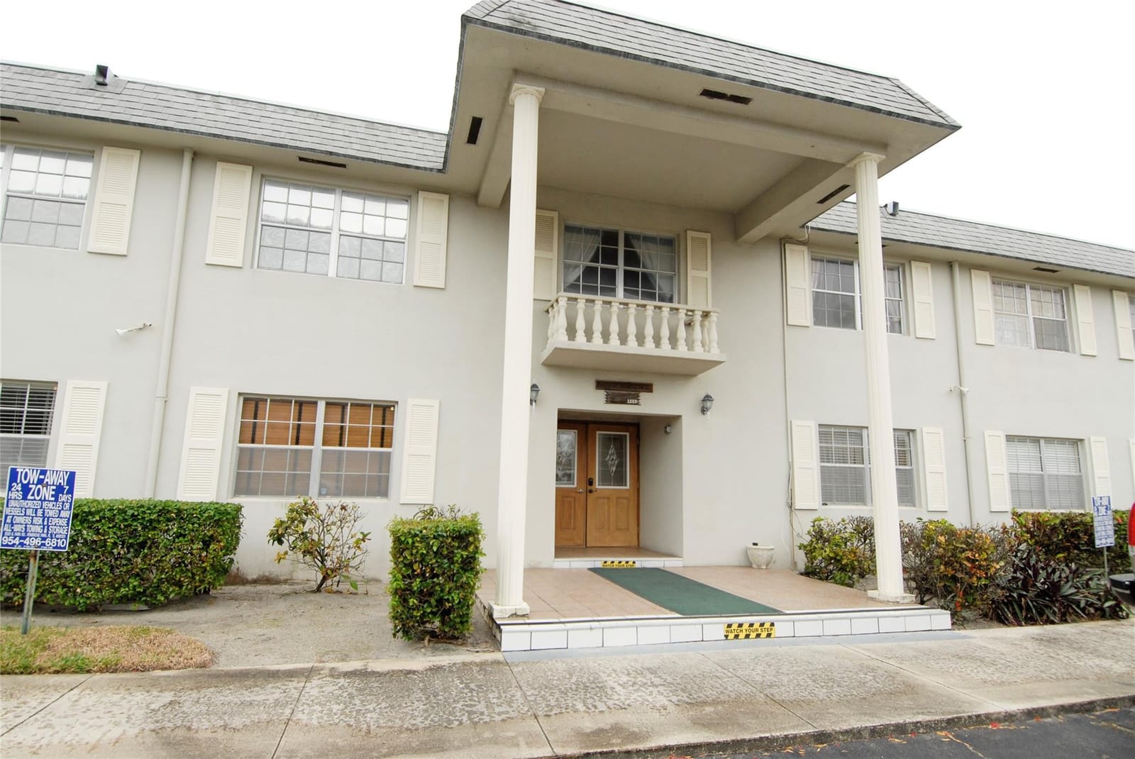 1520 Mckinley Street 113-E, Hollywood, FL 33020