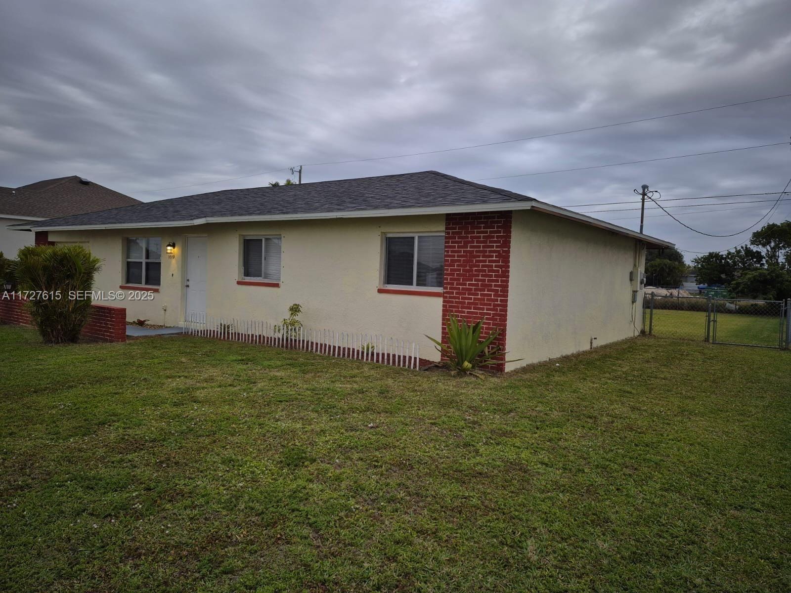 1019 NW 7th Place — photo 12