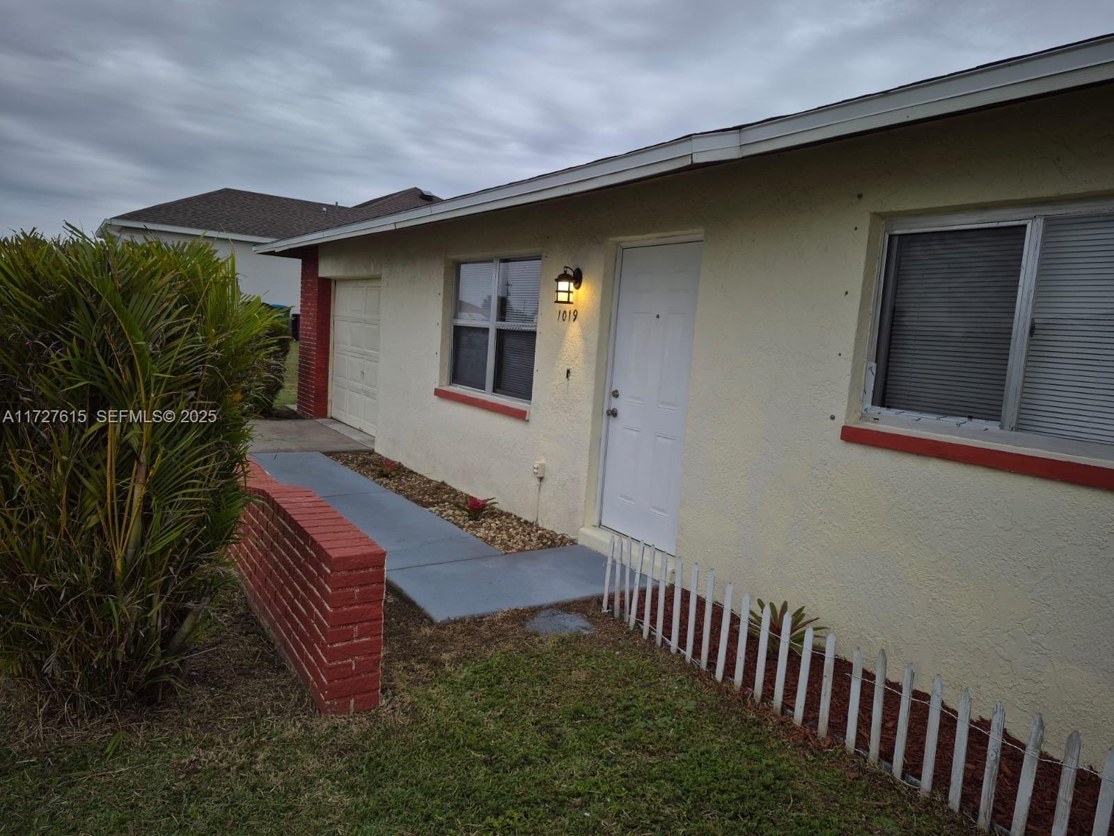 1019 NW 7th Place — photo 3