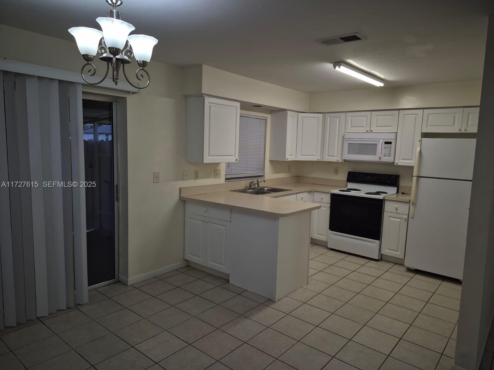 1019 NW 7th Place — photo 5