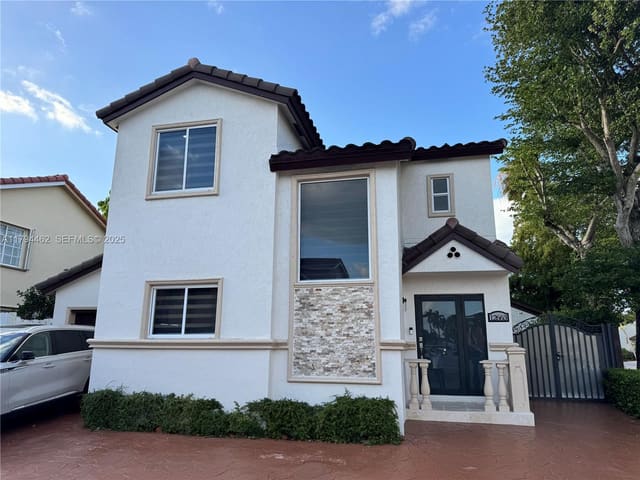 12663 NW 8th Way, sold in Lake Pointe Sec 2, Miami, FL