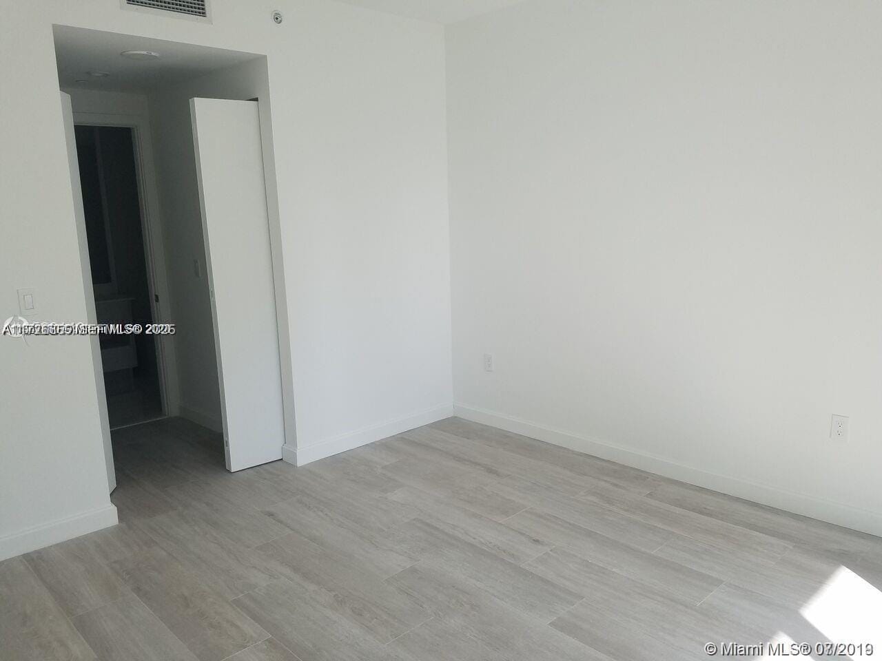 55 SW 9th Street 1805, Miami, FL 33130 photo 3