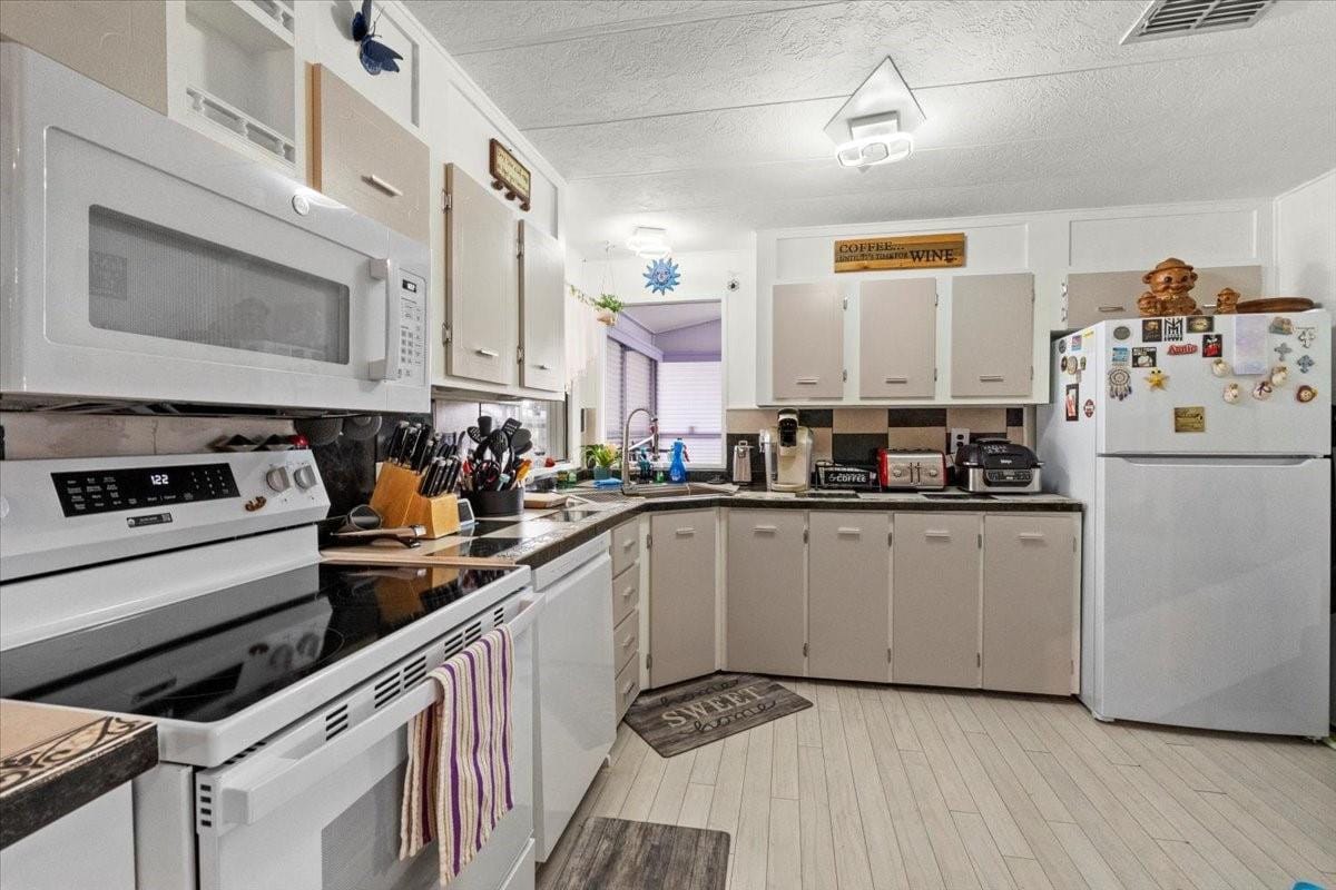 5343 NW 4th Terrace, Deerfield Beach, FL 33064 photo 9