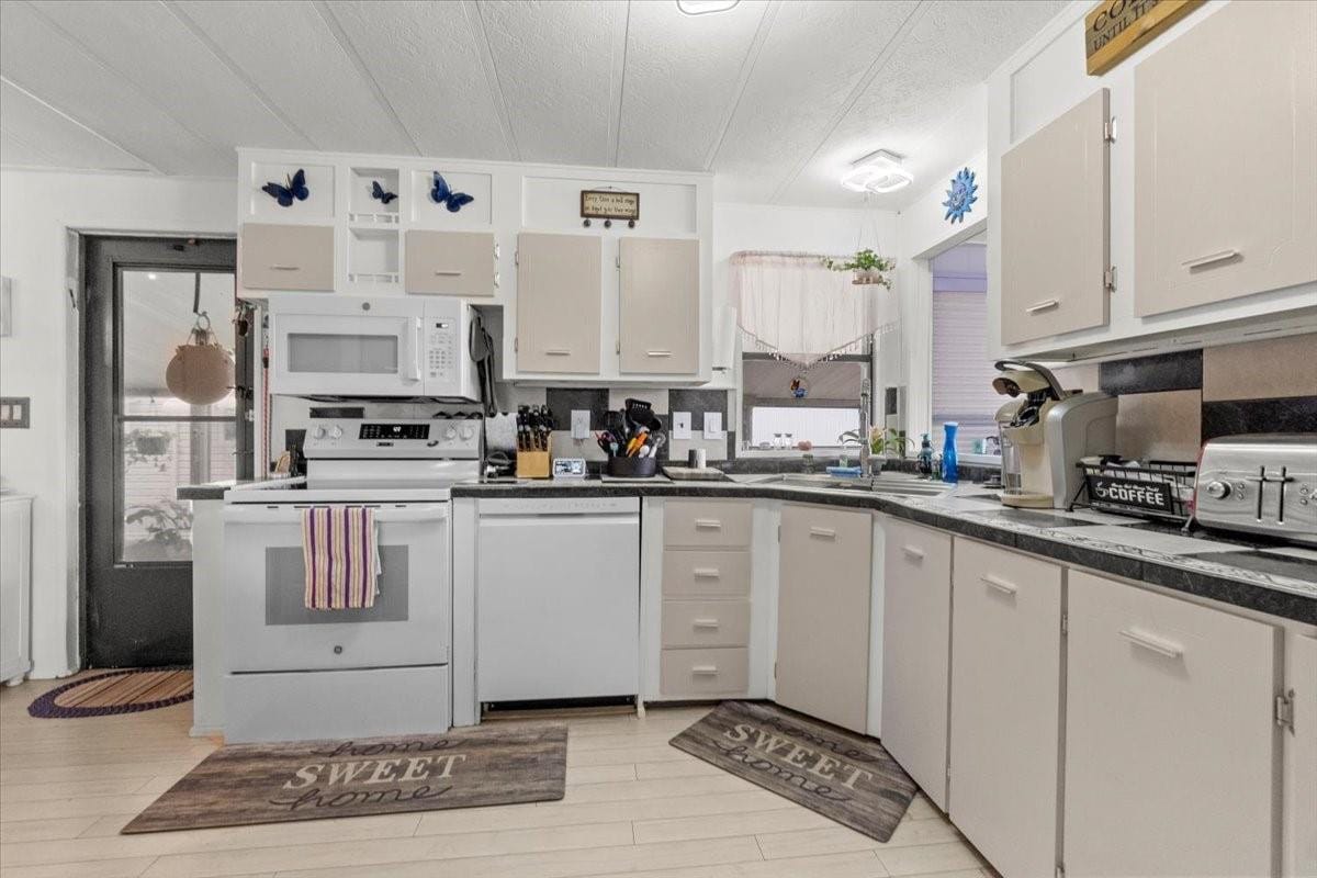 5343 NW 4th Terrace, Deerfield Beach, FL 33064 photo 10