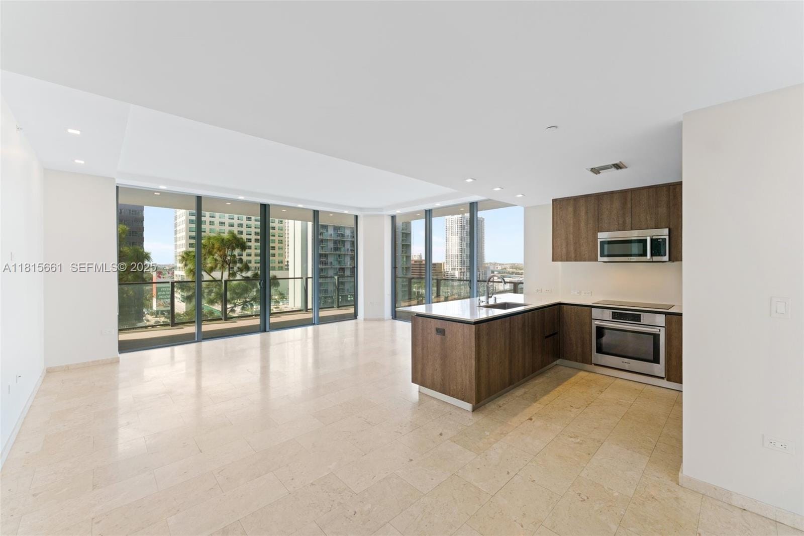 88 SW 7th Street 712, Miami, FL 33130 photo 5