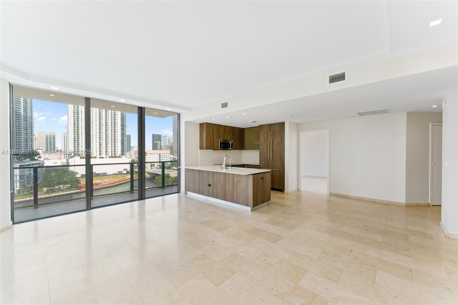 88 SW 7th Street 712, Miami, FL 33130 photo 6