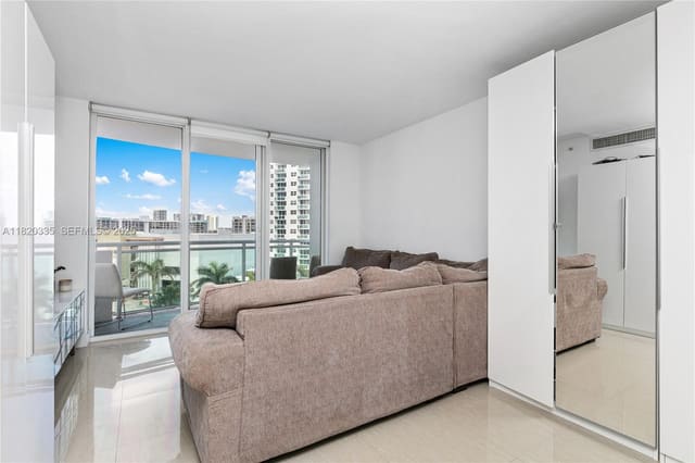 3001 S Ocean Drive 737, Hollywood, FL 33019