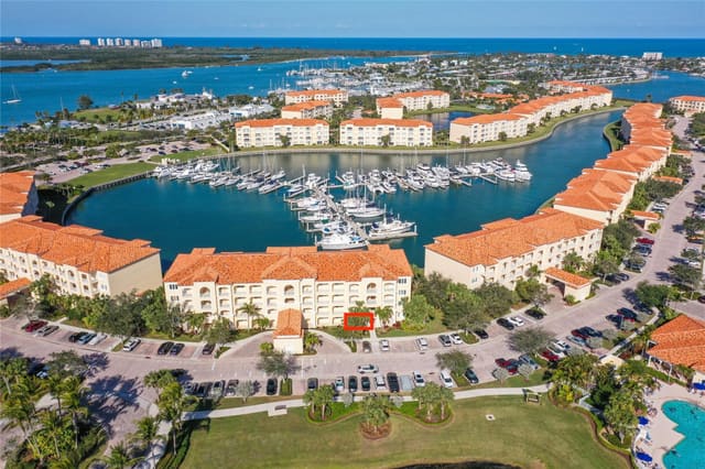 13 Harbour Isle Drive 105, sold in Harbour Isle, Fort Pierce, FL
